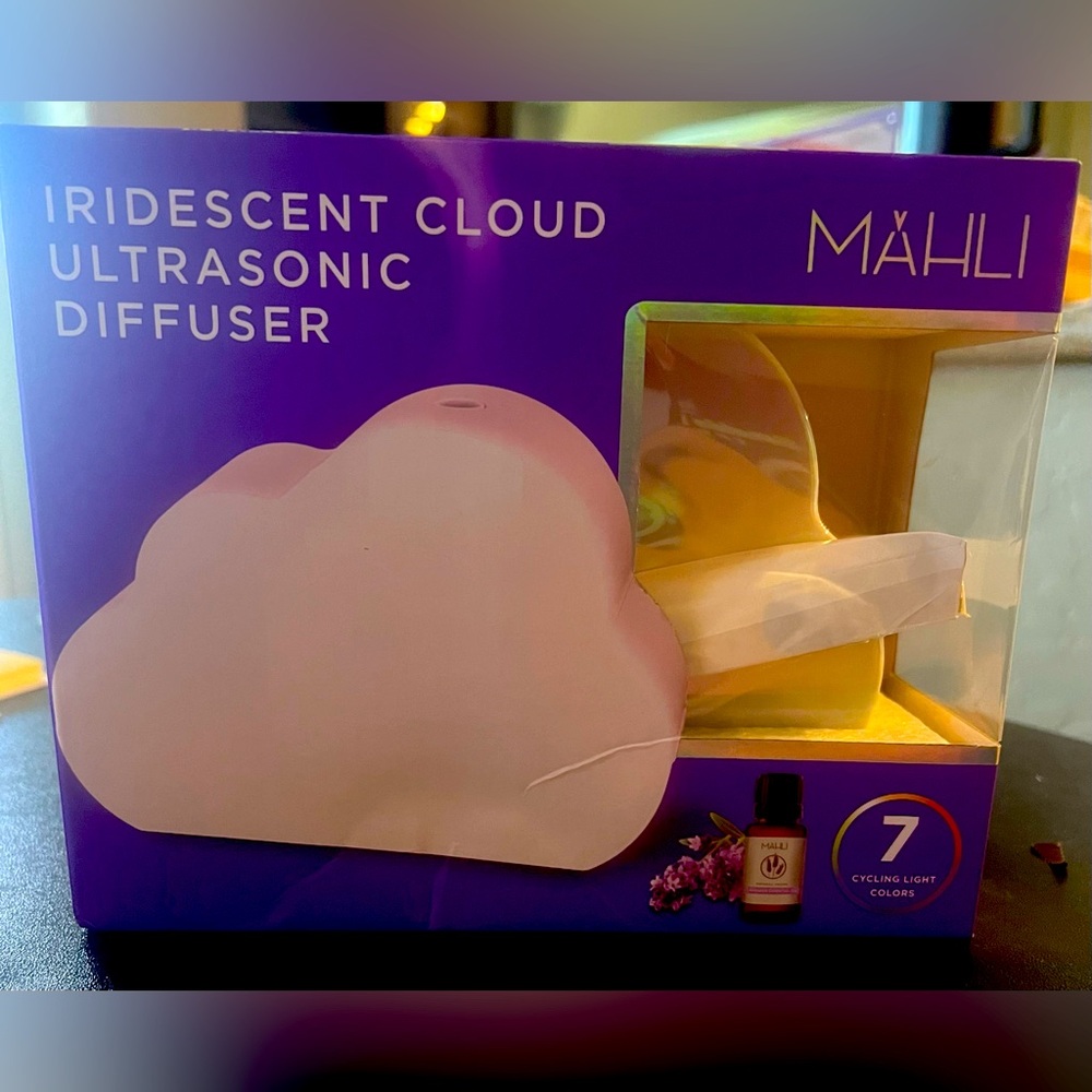 Mahli iridescent cloud diffuser